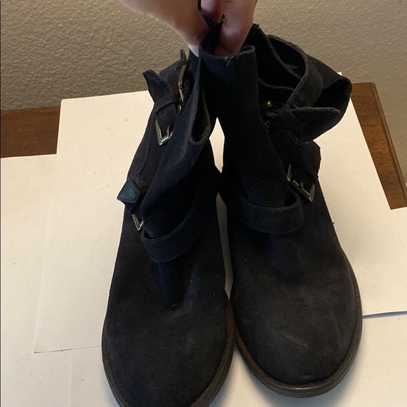 Steve Madden Barely worn suede booties - Picture 4 of 9